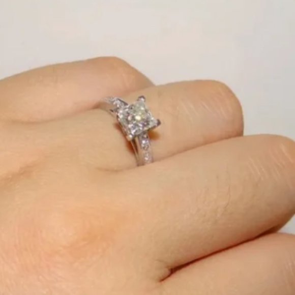 925 Sterling Silver Princess Square Simulator Diamond Ring Wedding Engagement - Picture 2 of 4
